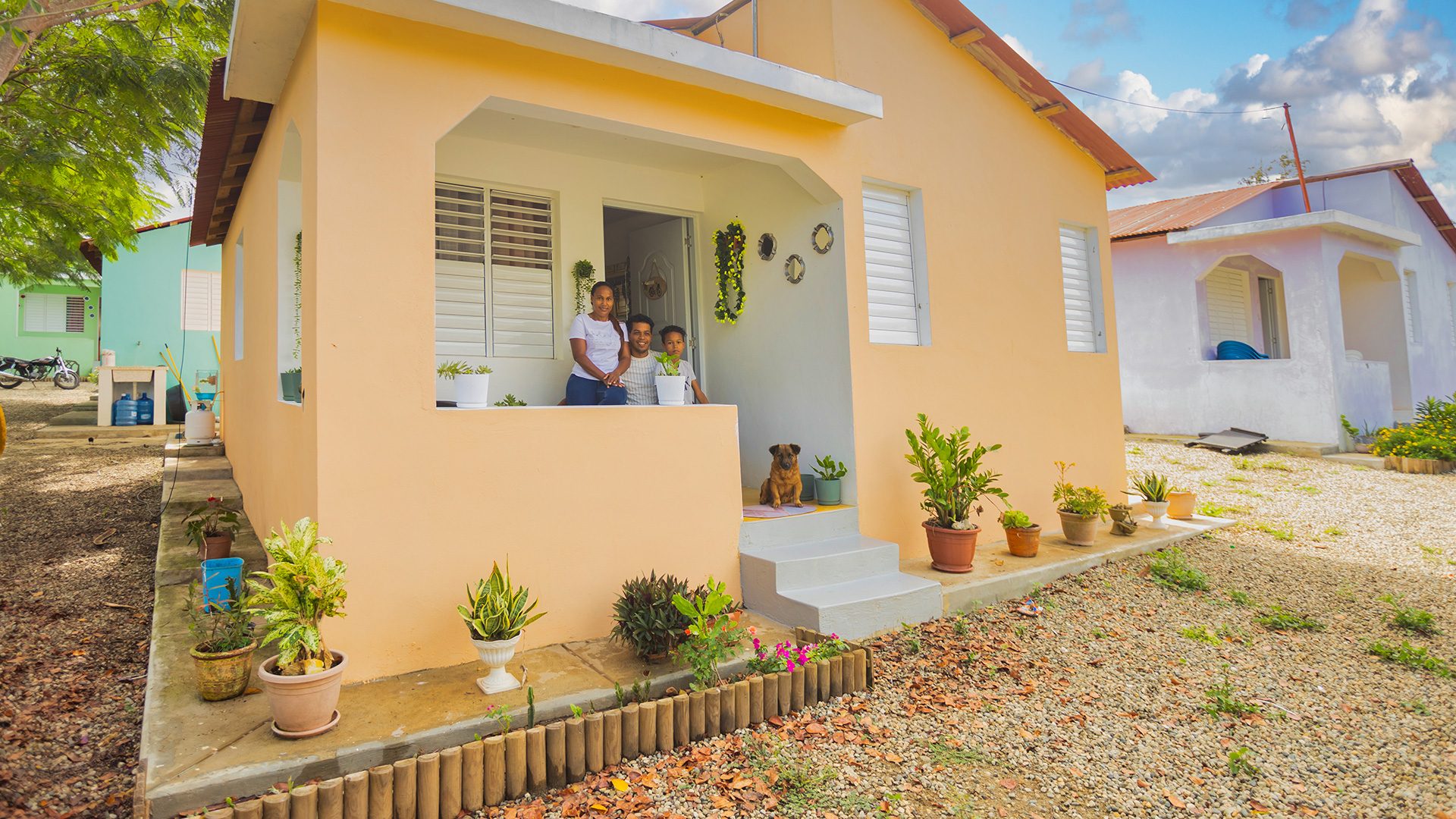 Cementos-Cibao-apoya-programa-Hábitat-para-la-Humanidad